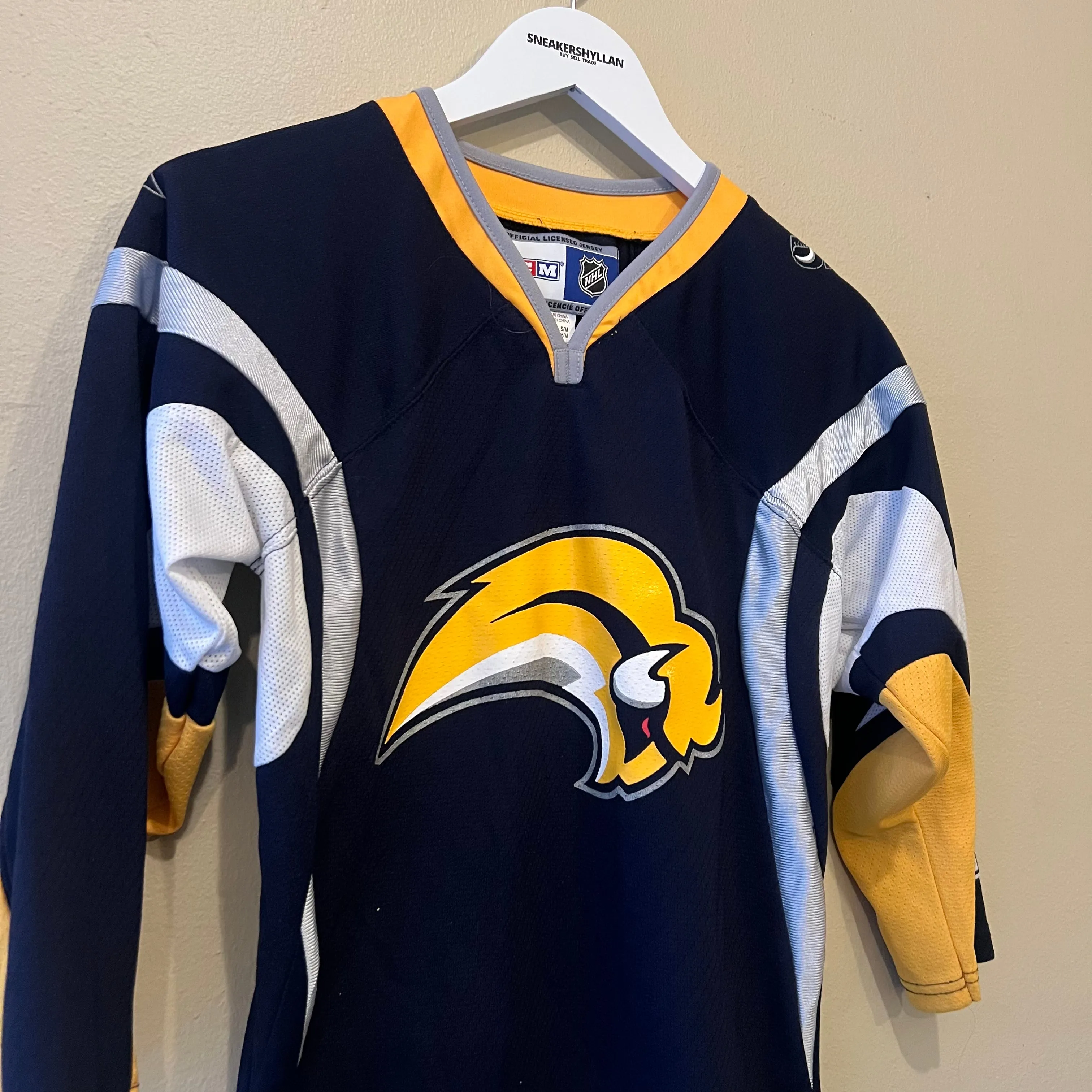 CCM Buffalo Sabres NHL Jersey (Youth)