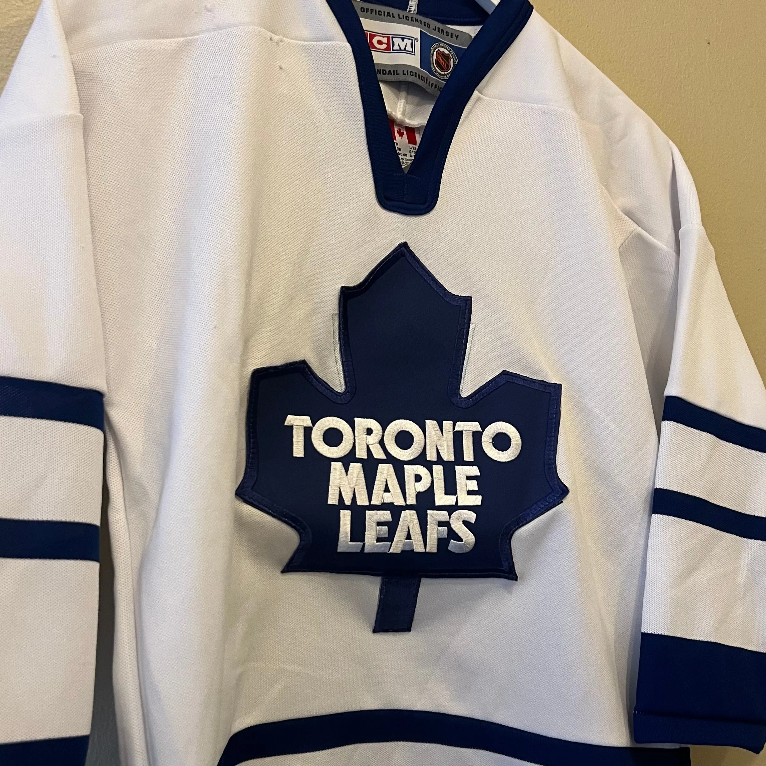 CCM Toronto Maple Leafs NHL Jersey (Youth)