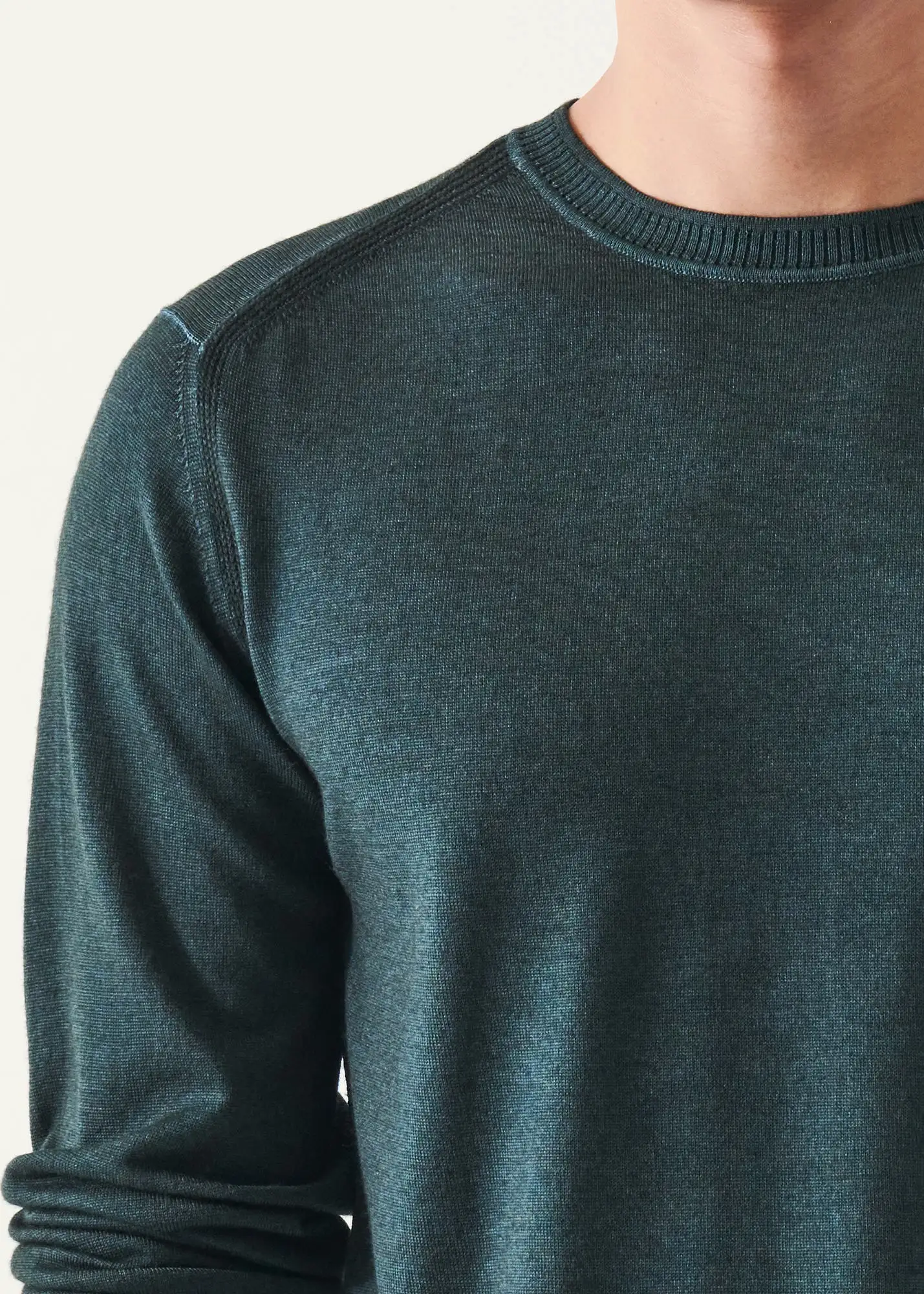 EXTRA-FINE MERINO COLD DYE CREWNECK