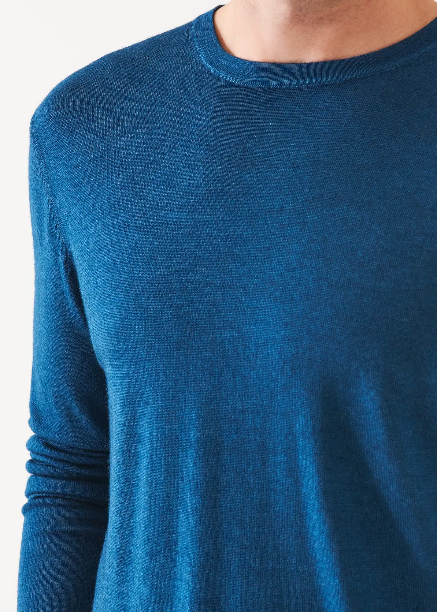 EXTRA-FINE MERINO VINTAGE WASH CREWNECK