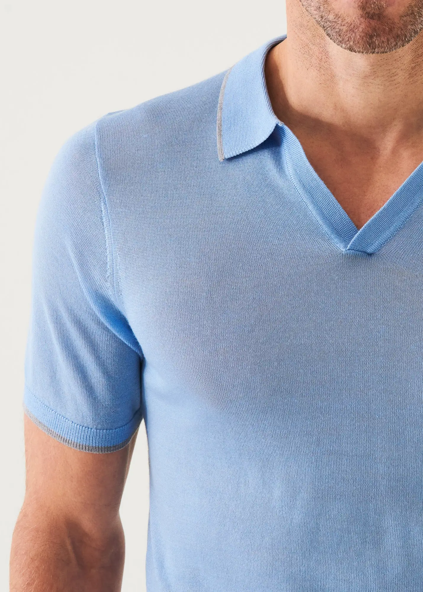 LIGHTWEIGHT MERINO BLEND OPEN POLO