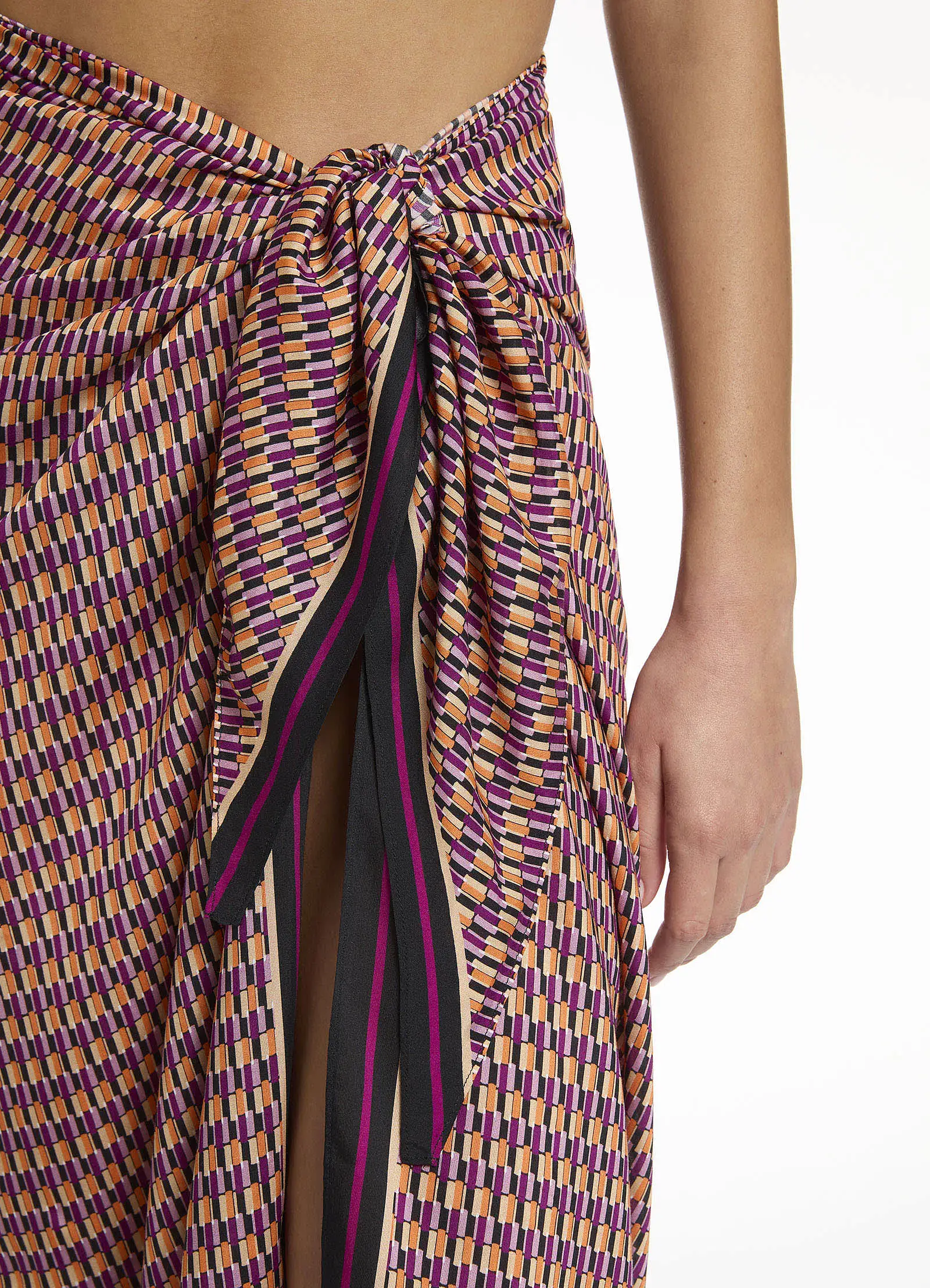 Lumiere Sarong  - Wine Cup