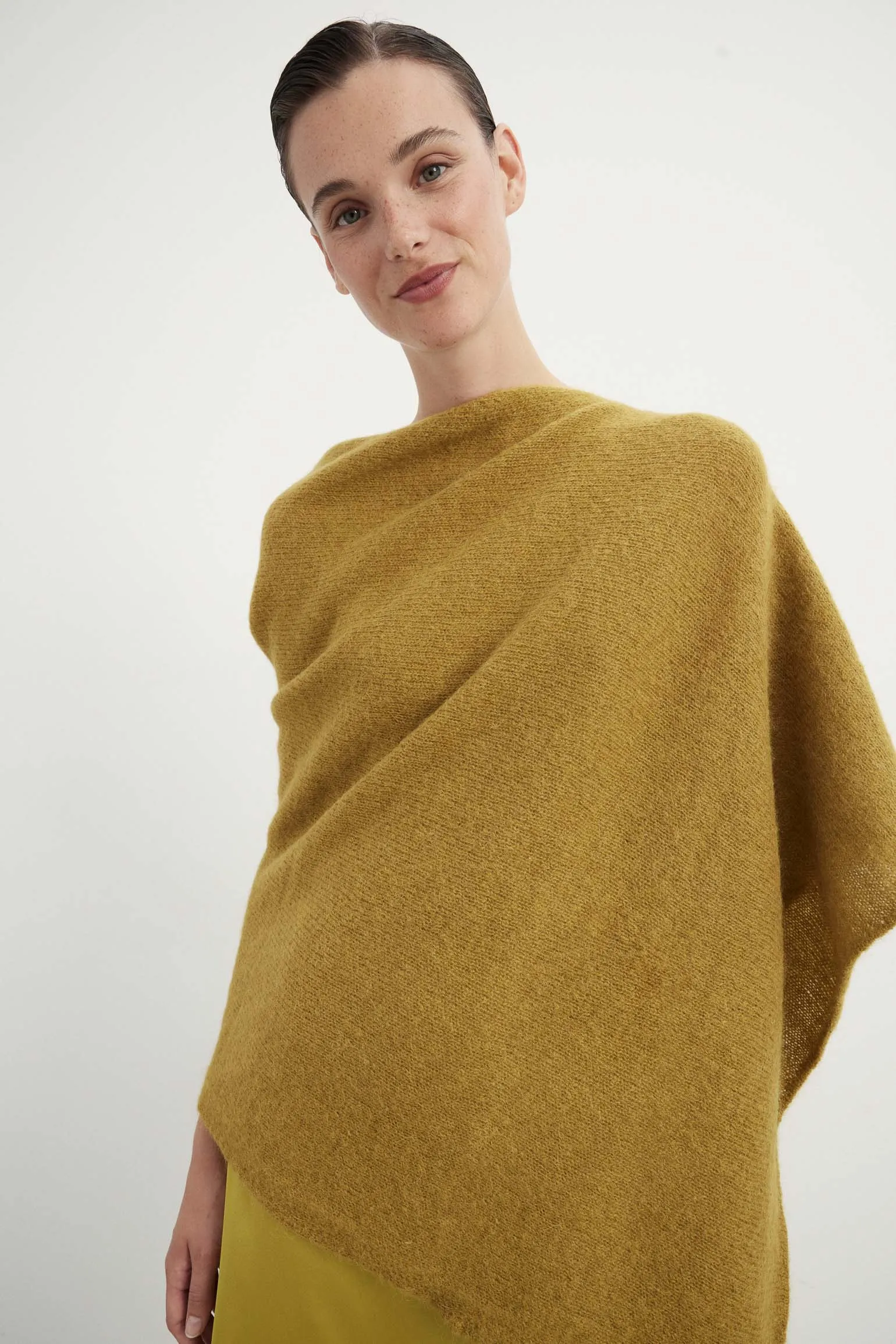 Poncho MOHAIR Olive