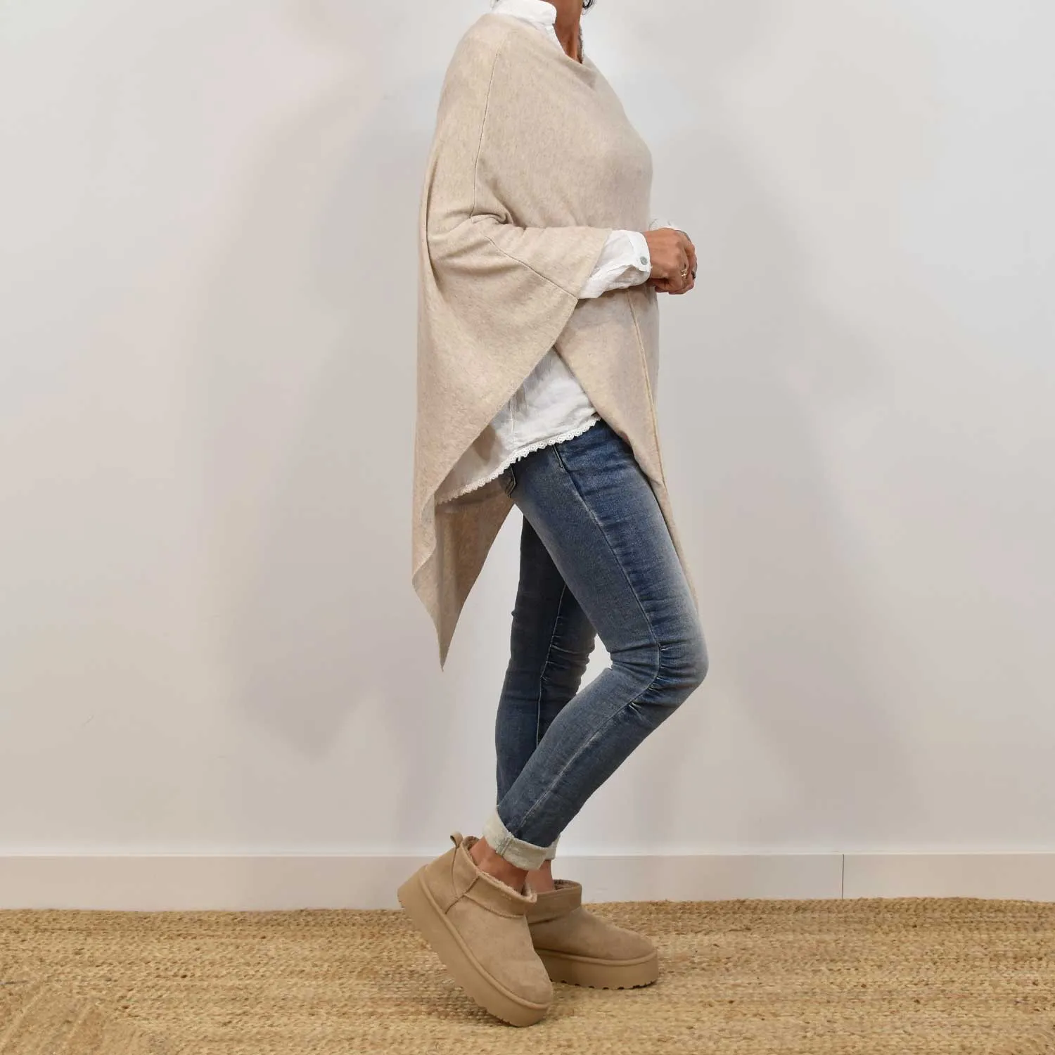 Poncho punto beige