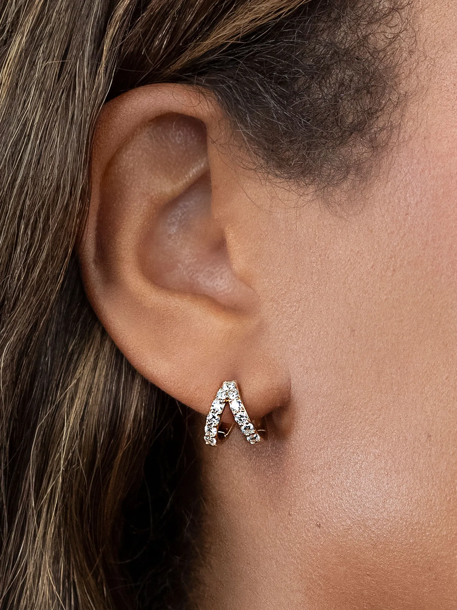 V Biggie Earring - White Diamond / 14k Yellow Gold